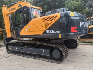Excavadoras Hyundai 300lc-9s de Segunda Mano Más Vendidas, Motor de 30 Toneladas, Buen Precio en Oferta, Disponibles en Stock - Product Image 3