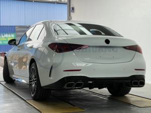 <span class=keywords><strong>Prix</strong></span> d'usine Pièces de carrosserie en plastique PP Pare-chocs Kit carrosserie pour <span class=keywords><strong>Mercedes</strong></span> Benz Classe C W206 <span class=keywords><strong>2021</strong></span>+ Transformation en style <span class=keywords><strong>C63</strong></span> <span class=keywords><strong>AMG</strong></span> - Product Image 4