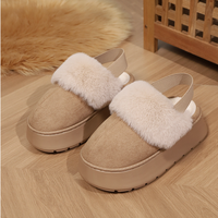 Vente en gros de pantoufles d'hiver pour femmes, doublure en polaire, plates, antidérapantes, chaudes, épaisses, en peluche, avec bande élastique