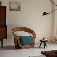 Sofá de lectura individual de ratán natural para espacios habitables interiores con espuma de alta resistencia para una comodidad y relajación excepcionales.