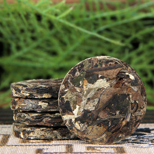 Thé blanc du Yunnan 2023, petit gâteau de thé blanc Moonlight, thé blanc d'arbres anciens pour apaiser le foie et améliorer la vue - Product Image 4