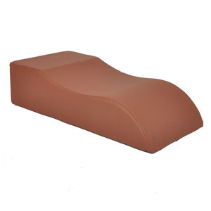 Coussin de posture triangulaire ergonomique en cuir pour le soutien du dos et le soulagement lombaire - Product Image 2
