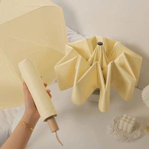Parapluie de poche mini pliable manuel avec nœud papillon, logo personnalisé OEM, revêtement noir UPF50, 8 baleines, pour femmes et filles - Product Image 3