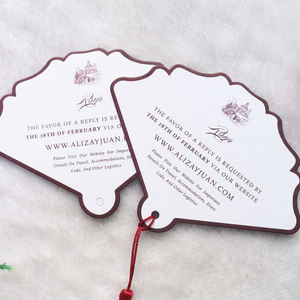 Menu Matrimoniale Personalizzato Design Vintage a Forma di Ventaglio Cartoncino Bordeaux con Nastro e Nappina - Product Image 5