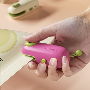 Mini-scelleuse portable moderne et minimaliste pour snacks, machine à sceller thermique domestique, gadget de scellage à chaud - Product Image 2