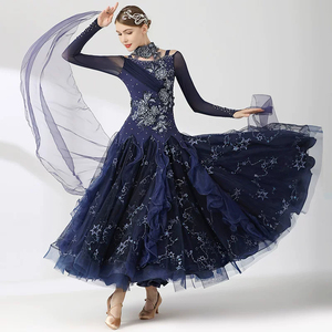 Robe de <span class=keywords><strong>danse</strong></span> longue à manches longues avec strass étoiles et fleurs, idéale pour <span class=keywords><strong>les</strong></span> compétitions et <span class=keywords><strong>les</strong></span> spectacles de <span class=keywords><strong>danse</strong></span> de salon - Product Image 2