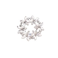 Broche élégante polyvalente en alliage de zinc, motif couronne florale, plaquée, incrustée de diamants et de strass argentés, style luxe léger