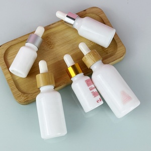 Botella de Vidrio para Aceite de Porcelana Blanca Opalina de 10ml-200ml, con Serigrafía, Gotero de Bambú para Suero para el Cuidado de la Piel, con Acabado Superficial - Product Image 5