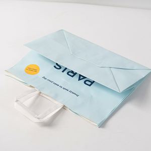 Bolsa de Papel Kraft Blanca con Asa Plana, Impresión a Todo Color en Ambos Lados, para Empaque de Moda, Calzado Deportivo y Marcas de Estilo de Vida - Product Image 2