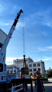 Grúa montada en camión ampliamente utilizada de placas de acero de alta resistencia 7T de alta calidad - Product Image 5