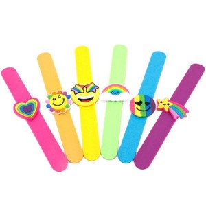 Più poco costoso del Braccialetto di Schiaffo Del Silicone Carino Arcobaleno Clap Cerchio Cinturino Da Polso Paipai Braccialetto Per I Bambini - Product Image 1