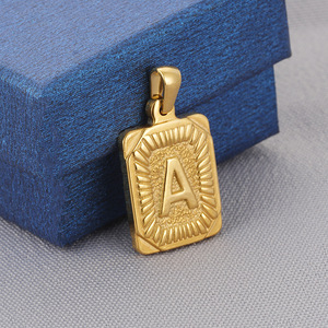 Collar con Colgante de Letra Cuadrada de Acero Inoxidable Chapado en Oro de 18K para Hombre, Collar con Letra Inglesa Mayúscula de Acero Inoxidable - Product Image 6