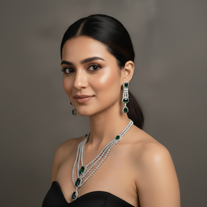 Magnifique ensemble collier et boucles d'oreilles cascade royale en émeraude, composé de pierres rectangulaires et en forme de goutte d'eau de qualité supérieure en émeraude verte. - Product Image 1