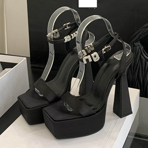 Sandales compensées imperméables à talons hauts pour femme, style européen et américain, argentées, pour mariage et soirée, avec lettres, sexy, rehaussantes, collection été 2025 - Product Image 1
