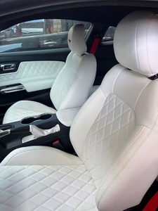Housses de siège de voiture en PU entièrement enveloppantes pour Ford Mustang, blanches, matelassées avec broderie <span class=keywords><strong>cheval</strong></span> sur l'appuie-tête - Product Image 6