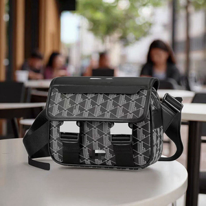 Borsa a Tracolla da Uomo in Ecopelle PU Stampa Coccodrillo, Borsa a Spalla Casual Monospalla <span class=keywords><strong>Messenger</strong></span> con Logo Personalizzato, Stile alla Moda per Estate e Primavera - Product Image 2