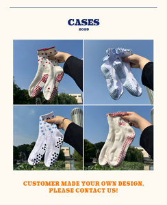 Chaussettes de sport en coton de haute qualité pour femmes, antidérapantes, avec revers tricoté et logo, idéales pour le Pilates et le yoga, collection printemps pour jeunes. - Product Image 5