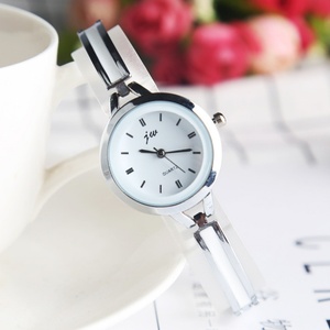 Korean Style AliExpress Hot Sale Fashion Ladies Student <b>Watch</b> Rhinestone Retro Fashion Bracelet Bangle <b>Watch</b> - Product Image 4