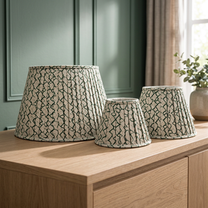 Abat-jour élégant en tissu à motif treillis vert, abat-jour plissé en viscose et lin, lampe de table décorative, lampe sur pied - Product Image 4