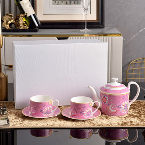 Ensemble tasse à café et soucoupe en porcelaine fine pour usage domestique - Série Ciel Étoilé Rose avec motif de couple de dessins animés - Product Image 5