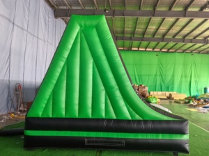 Ballon de football gonflable de qualité commerciale, idéal pour la location événementielle, coutures renforcées pour une durabilité accrue, garantie 1 an incluse - Product Image 3