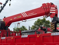 Grue télescopique droite montée sur camion hydraulique de 10 tonnes