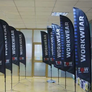 Bandiera a Piuma Resistente con Supporto a Picchetto per Esposizione, Banner Volante per Campagne Pubblicitarie, Bandiere Promozionali Personalizzate a Forma di Lama Antivento - Product Image 3
