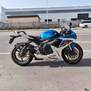 Motocicleta Deportiva Suzuki GSX 1000: Escape de Alto Rendimiento y Sonido Deportivo - Product Image 3