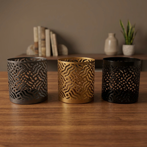Elegante Portavelas de Hierro Premium, Decoración Navideña para el Hogar, Hecho a Mano, Duradero, Juego de 3 para Diseño de Interiores y Celebraciones - Product Image 4