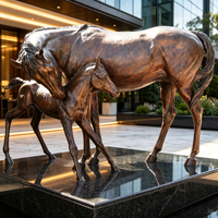 Sculpture en bronze coulé personnalisable, style nature et faune, pour cour de villa, ensemble de statues de mère cheval et de jeunes chevaux