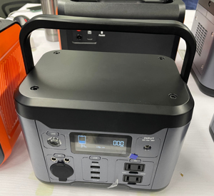 สถานีไฟฟ้าพกพา 220V แบตเตอรี่สำรอง 1000W พร้อมแผงโซลาร์เซลล์ - Product Image 2