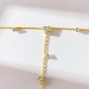 สร้อยข้อมือสแตนเลสสตีลแบบมินิมอลสั่งทำ OEM ลายดอกไม้ประดับเพชร CZ สีขาว สำหรับผู้หญิง - Product Image 6