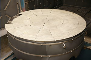 Q36/Q76 Serie Hocheffiziente Großlast-Trolley-Sandstrahlmaschine für Große und Schwere Guss- und Schmiedeteile - Product Image 4