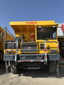 Camión Volquete Minero Usado de Alta Capacidad 885K |   Capacidad de Carga Superior con Motor PLC y Bomba Incluidos 530HP - Product Image 2