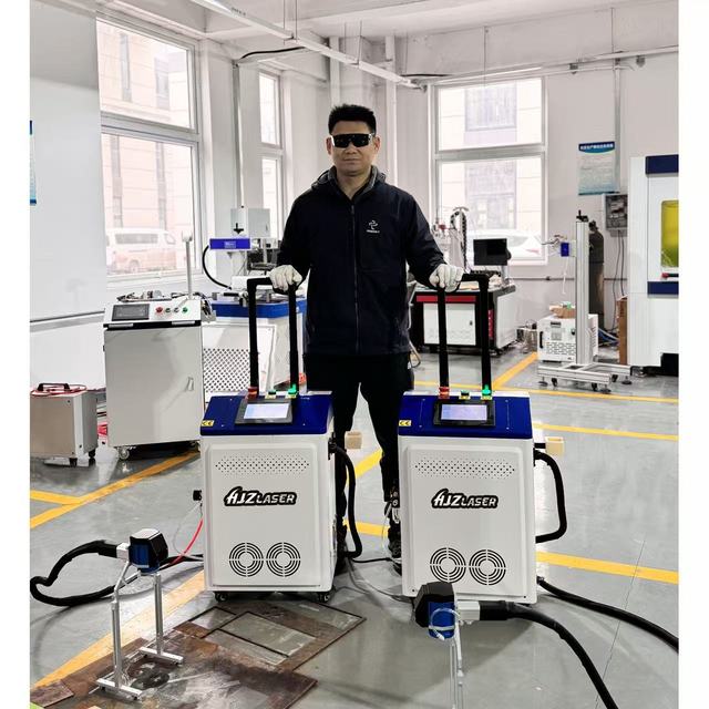100W 200W 300W 500W Automatic 6 Axis Robot Arm Handheld Fiber Laser Robotic Cleaning Machine