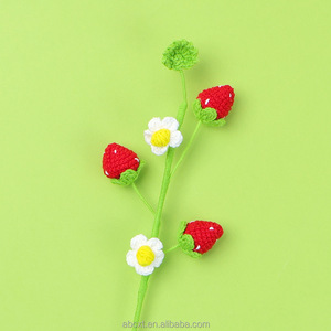 Orsetto di peluche fatto a mano all'uncinetto con adorabile bouquet di tulipani gialli, bouquet decorativo per Capodanno, bouquet da fiorista - Product Image 4