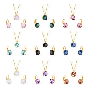 Juego de Joyería de Acero Inoxidable Personalizado al por Mayor, Collar y Aretes con Baño de Oro de 18K y Diamantes de Colores para Mujer - Product Image 3