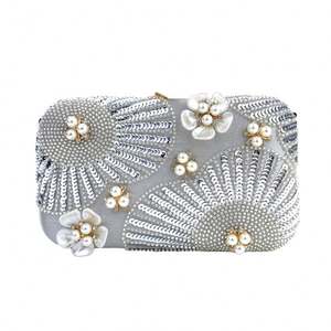 กระเป๋าถือผู้หญิงผ้าซาตินลายตาราง ทำด้วยมือ เหมาะสำหรับงานปาร์ตี้ งานแต่งงาน และงานเลี้ยง เหมาะสำหรับงานกลางคืนและโอกาสต่างๆ - Product Image 1