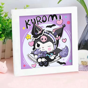 Puzzle di Pittura Diamantata con Stampa Cartoon Sanrio, Tela 5D Luminosa, Kit Fai-da-Te Ecologico, Materiale per Decorazione Murale all'Ingrosso - Product Image 6