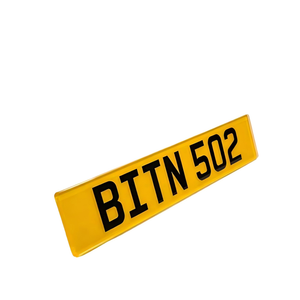 Placa de Matrícula Personalizada con Tinte, Tamaño del Reino Unido, Placa de Matrícula Acrílica en Blanco con Letras 4D y Películas Reflectantes Blancas y Amarillas - Product Image 2