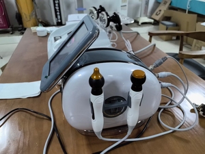 Appareil de beauté à 2 sondes le plus vendu - Réduit les rides, raffermit la peau et élimine le double menton - Product Image 5