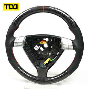 Volant en fibre de carbone véritable TDD avec surpiqûres rouges et marqueur central compatible avec Porsche 911 997 991 Cayenne Panamera Boxster - Product Image 2