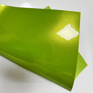 Vinilo PVC Camaleón Verde Dorado Iridiscente con Cambio de Color para Carrocería, con Adhesivo Reposicionable y Liberación de Burbujas - Product Image 3