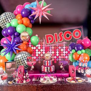 Kit de Guirnalda de Globos para Fiesta Disco, 104 Piezas, Tema Retro Rock de los 80s y 90s, Juego de Globos de Látex Coloridos, Decoraciones para Fiesta de Graduación - Product Image 4