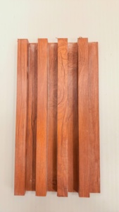 Moderne Wasserdichte 3D Geriffelte WPC Wandpaneele Akustische Holzfurnier-Verkleidung Dekorative Innenraum-Lamellenplatten für Hotel TV-Hintergrund Zuhause - Product Image 6