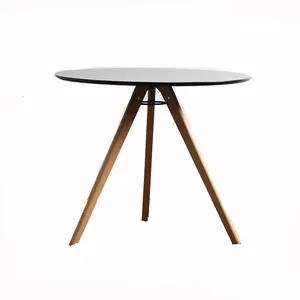 最新最便宜的白色餐桌咖啡经典圆形四腿木质餐桌椅圆形餐桌套装2座