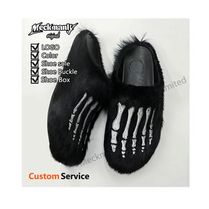 Pantuflas de Felpa Personalizadas con Bordado, Sandalias Cálidas para Hombre - Product Image 1