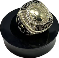 Fantaisie Hommes Personnalisé 24K Plaqué Or En Acier Inoxydable Encart Football Honneur Championnat Football Prix Trophée Cadeau Anneau