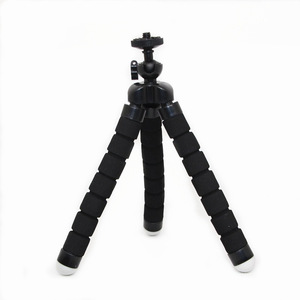 Mini trépied flexible antidérapant en forme de pieuvre, support de téléphone en éponge pliable à 360° pour iPhone/Samsung et support d'appareil photo avec télécommande sans fil - Product Image 4
