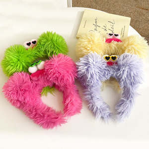 Nueva banda de pelo de monstruo divertido de dibujos animados Big Eys Cute Plush Wash Face Hair Ties Individualidad Long Hairy Fuzzy Party Accesorios para el <span class=keywords><strong>cabello</strong></span> - Product Image 1